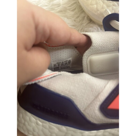 ADIDAS Size 7.5 Ultraboost 22 W Crystal White Turbo Women’s Running shoe - Picture 3 of 8